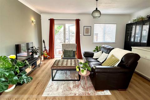 3 bedroom terraced house to rent, Hall Lee Fold, Lindley, Huddersfield, West Yorkshire, HD3