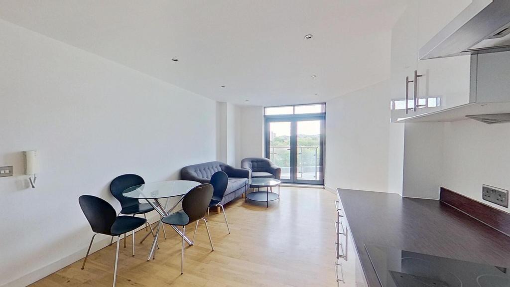 Apartment in Leeds - More