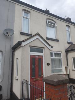 2 bedroom terraced house to rent, Tonge Moor Road, Bolton