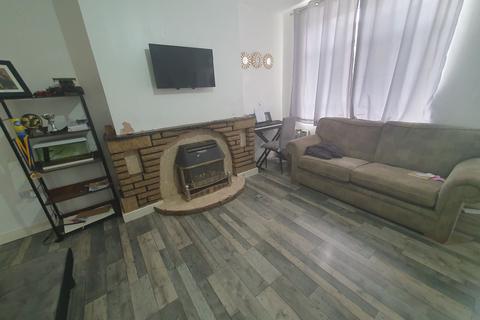 2 bedroom terraced house to rent, Tonge Moor Road, Bolton