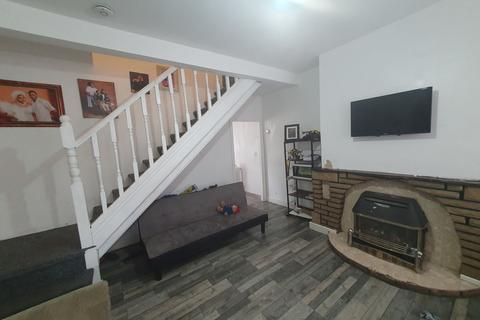 2 bedroom terraced house to rent, Tonge Moor Road, Bolton
