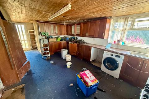 3 bedroom bungalow for sale, Swn Y Mor, Llewelyn Drive, Fairbourne, LL38 2DQ