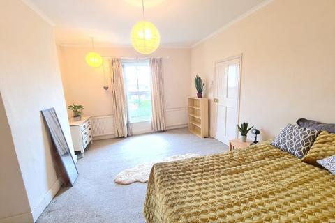 1 bedroom in a house share to rent, Dereham Road - UFR