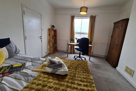 1 bedroom in a house share to rent, Dereham Road - UBR
