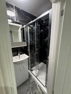1 bedroom in a house share to rent, Gervase Close, Wembley