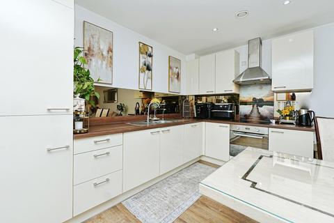 2 bedroom flat for sale, Ottley Drive, London, SE3