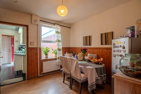 2 bedroom end of terrace house for sale, Painswick Road, Gloucester GL4