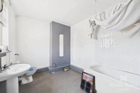 3 bedroom end of terrace house for sale, MacDonald Street, Merseyside L15