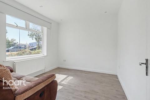 3 bedroom cottage for sale, New Road, Rainham