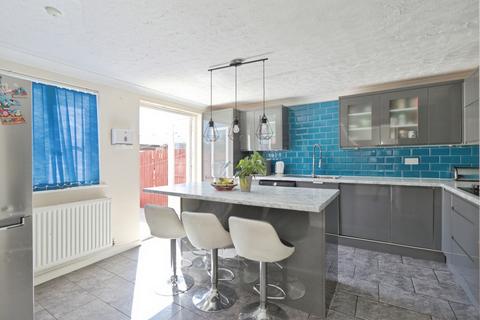 5 bedroom terraced house for sale, Redbourne Drive, LONDON, London, SE28