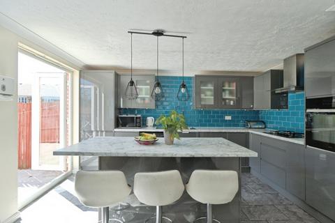 5 bedroom terraced house for sale, Redbourne Drive, LONDON, London, SE28