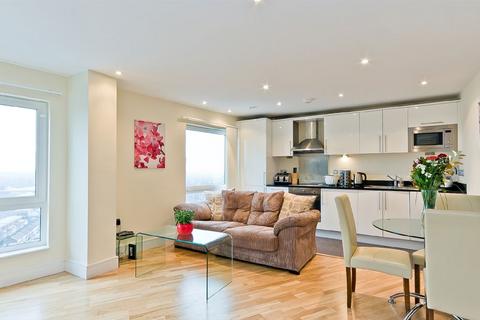 2 bedroom flat for sale, High Road, Ilford IG1
