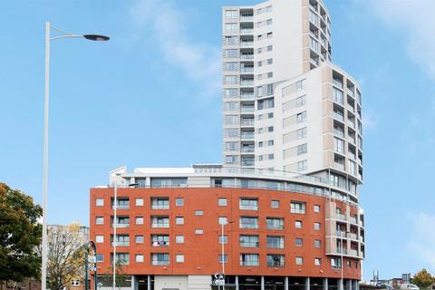 2 bedroom flat for sale, High Road, Ilford IG1