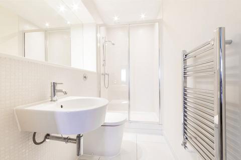 2 bedroom flat for sale, High Road, Ilford IG1
