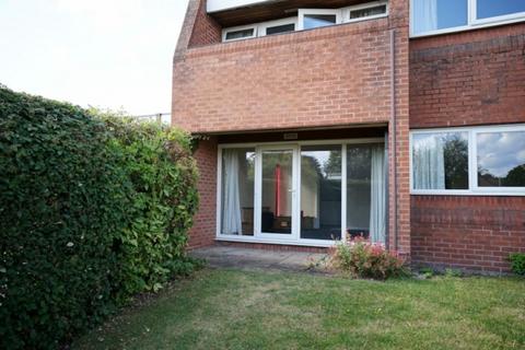 1 bedroom flat to rent, Knightthorpe Court Burns Road LOUGHBOROUGH Leicestershire