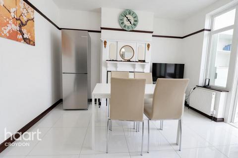 4 bedroom terraced house to rent, Warlingham Road, Thornton heath