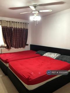3 bedroom terraced house to rent, Wren Court, Slough, SL3