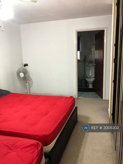 3 bedroom terraced house to rent, Wren Court, Slough, SL3
