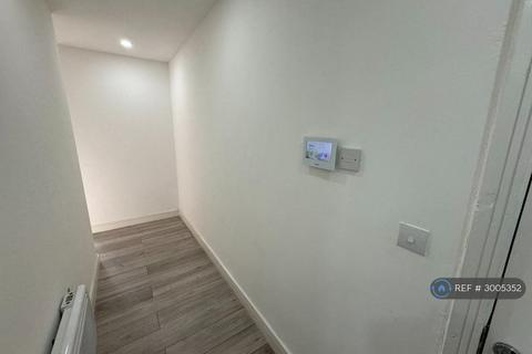 2 bedroom flat to rent, St. Georges Road, Bolton, BL1