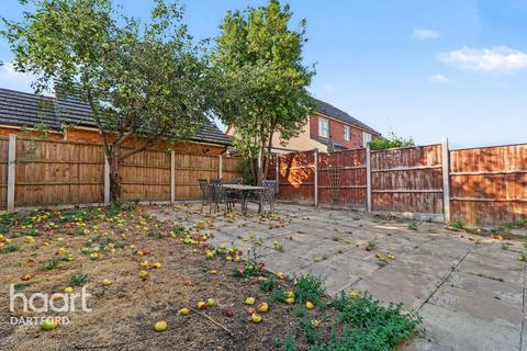 3 bedroom end of terrace house to rent, Alfriston Close, DARTFORD