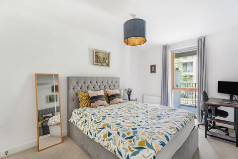 2 bedroom flat for sale, Olivia Court, Ebony Crescent, Cockfosters, EN4