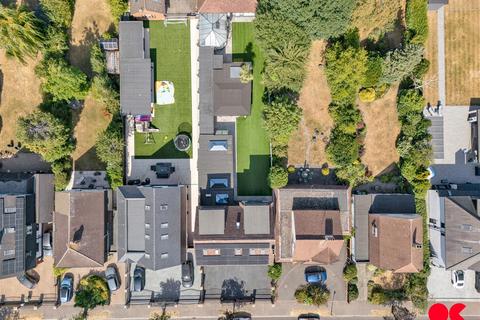 6 bedroom detached house for sale, Ayloffs Walk, Hornchurch RM11
