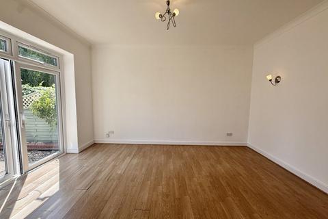 1 bedroom flat for sale, Quadrangle Mews, Stanmore HA7