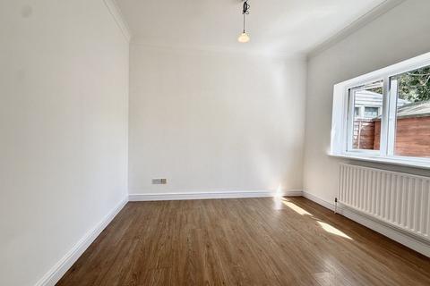1 bedroom flat for sale, Quadrangle Mews, Stanmore HA7