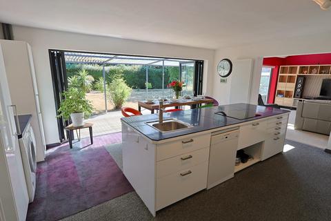 3 bedroom detached bungalow for sale, Broadlands Close, Coventry CV5