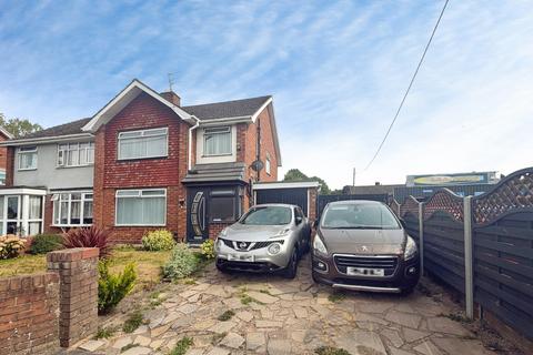 3 bedroom semi-detached house to rent, Oakengates Road, Telford TF2