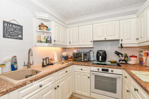 2 bedroom flat for sale, Cedar Court, Tenterden TN30