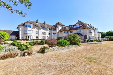 3 bedroom ground floor flat for sale, Fosters, East Preston BN16