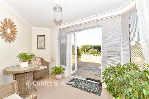 3 bedroom ground floor flat for sale, Fosters, East Preston BN16