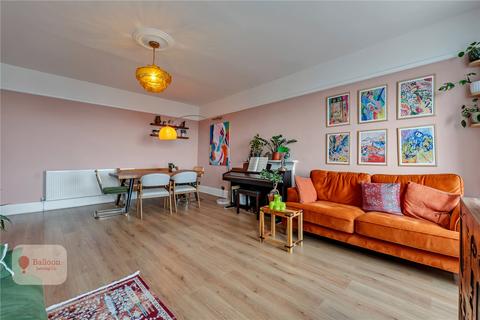 2 bedroom apartment to rent, Royal York Crescent, Bristol, Somerset, BS8