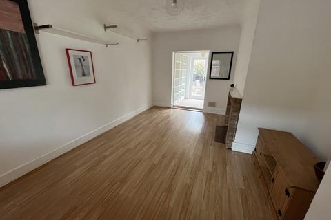 3 bedroom semi-detached house to rent, Romany Road, Norwich NR3