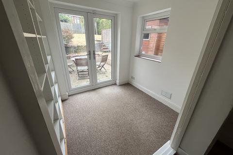 3 bedroom semi-detached house to rent, Romany Road, Norwich NR3