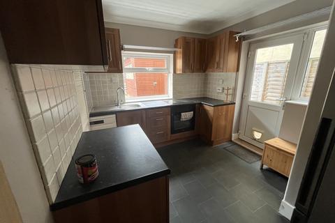 3 bedroom semi-detached house to rent, Romany Road, Norwich NR3