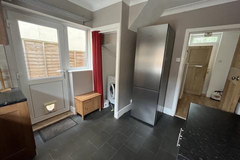 3 bedroom semi-detached house to rent, Romany Road, Norwich NR3