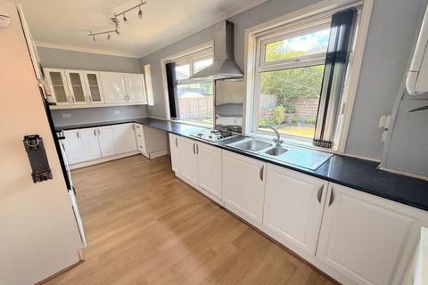 2 bedroom end of terrace house for sale, Backhold Drive, Halifax HX3