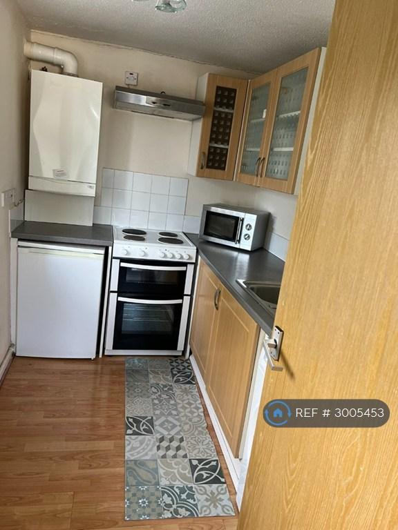 Apartment in Newcastle Upon Tyne - View 4