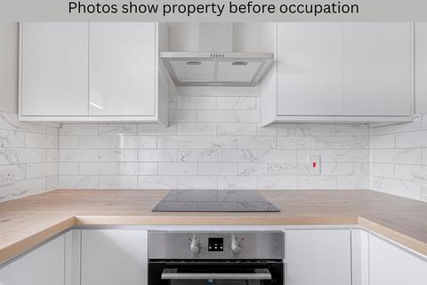 2 bedroom maisonette for sale, High Street, Southgate, N14