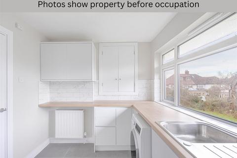 2 bedroom maisonette for sale, High Street, Southgate, N14