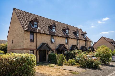 2 bedroom maisonette for sale, Pilgrims Close, London, N13