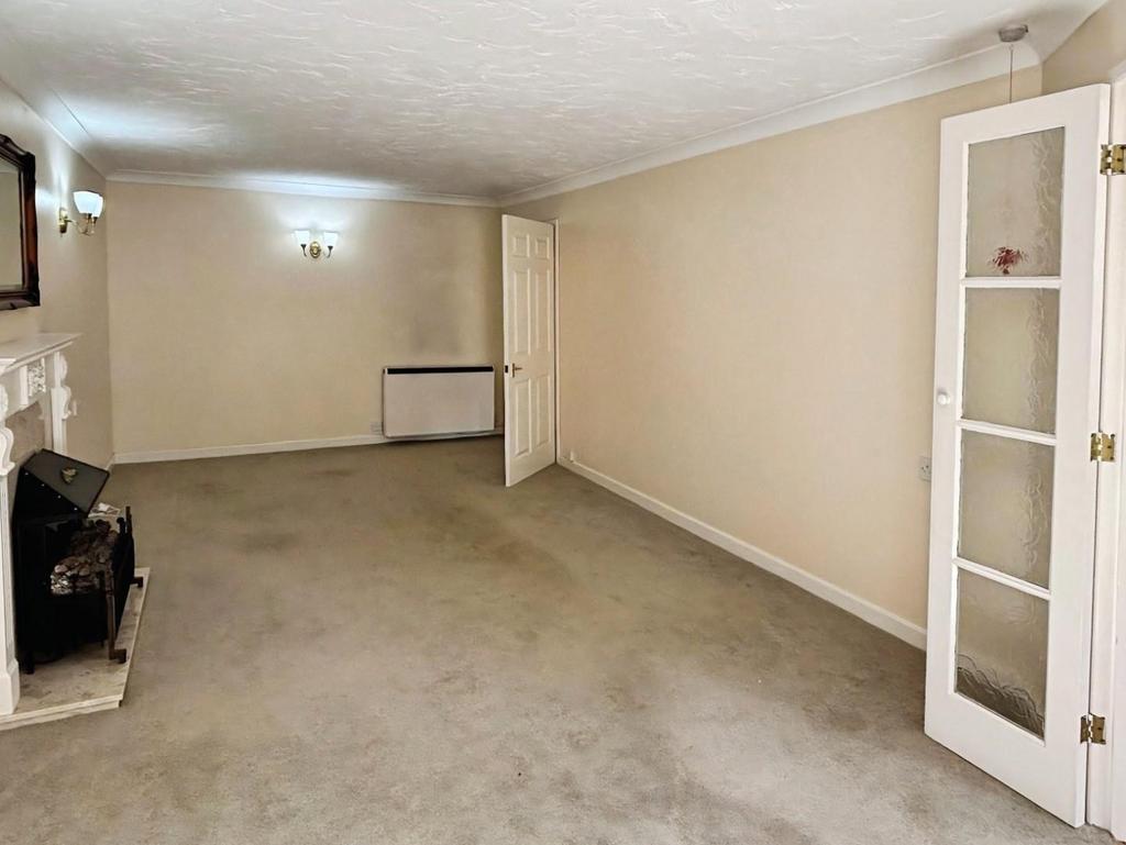 House in Birmingham, Maney, Sutton Coldfield - More