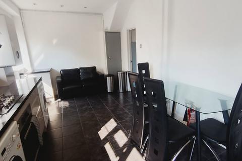 undefined, Galsworthy Avenue, London E14