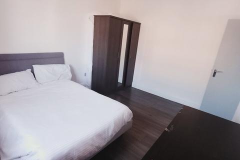 undefined, Galsworthy Avenue, London E14
