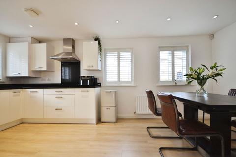 4 bedroom detached house for sale, Elstar Road, Ongar