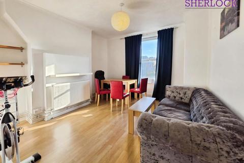 2 bedroom flat to rent, Hercules Road, London