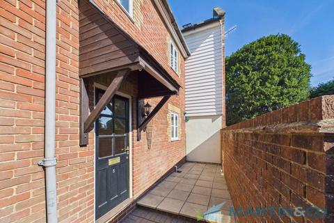 2 bedroom end of terrace house to rent, Lawson Mews, Tonbridge TN9