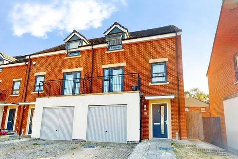 4 bedroom semi-detached house for sale, Morris Walk, Pilgrove Way